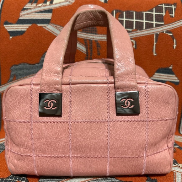 CHANEL Handbags - CHANEL Blush Pink Checkered Shoulder Bag